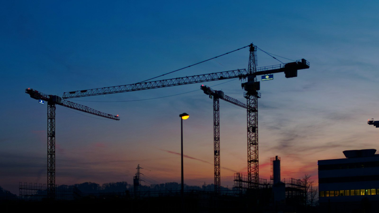 The twelve months before a hospital opens: a checklist
